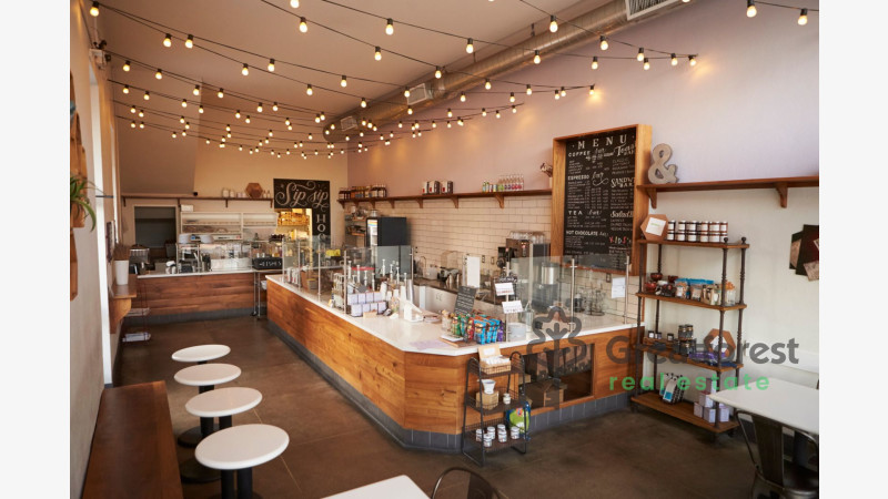 Debrecen, City Center, commercial premises not in shopping center  