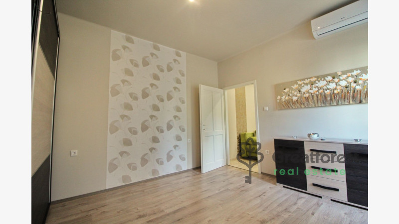 Debrecen, Close To Plaza, flat  