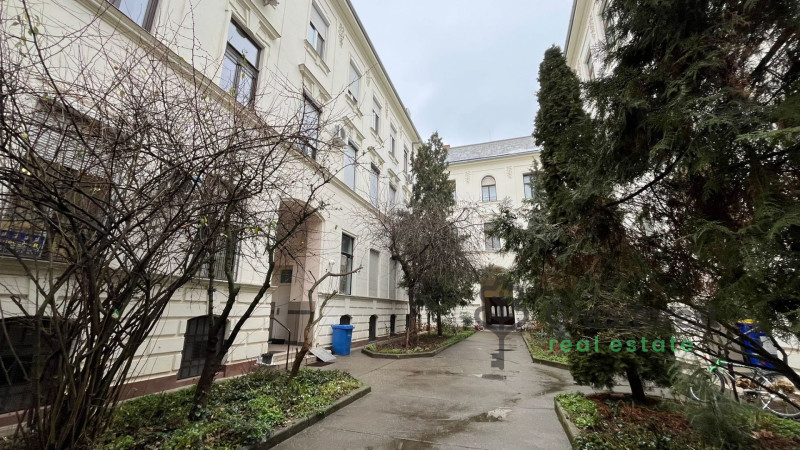 Debrecen, City Center, flat  