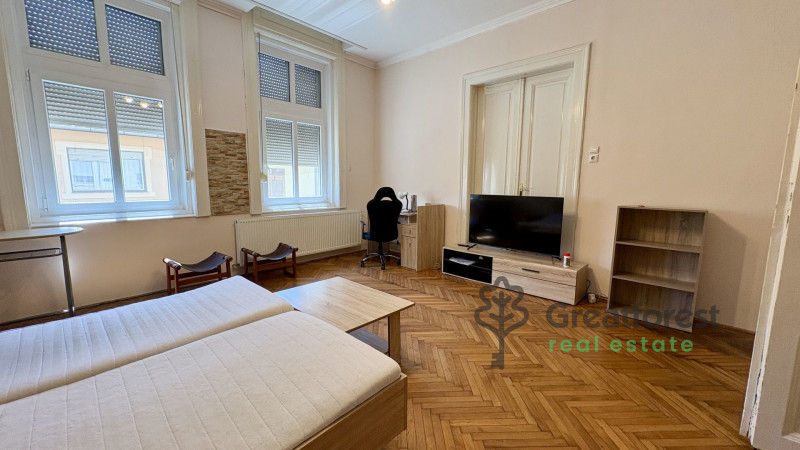 Debrecen, City Center, flat  