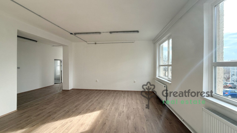 Debrecen, City South-East, office in office building  