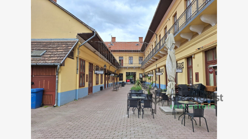 Debrecen, City Center, commercial premises not in shopping center  