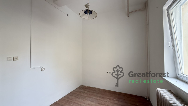 Debrecen, Close To City Center, office in office building  