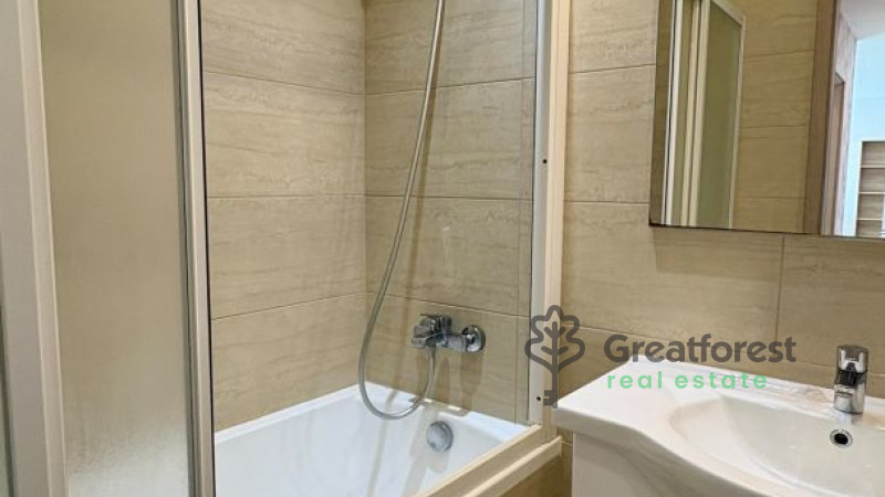 Debrecen, Bem Square, flat  