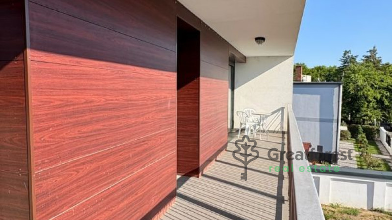 Debrecen, Bem Square, flat  