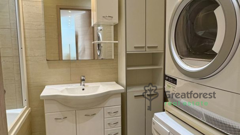 Debrecen, Bem Square, flat  