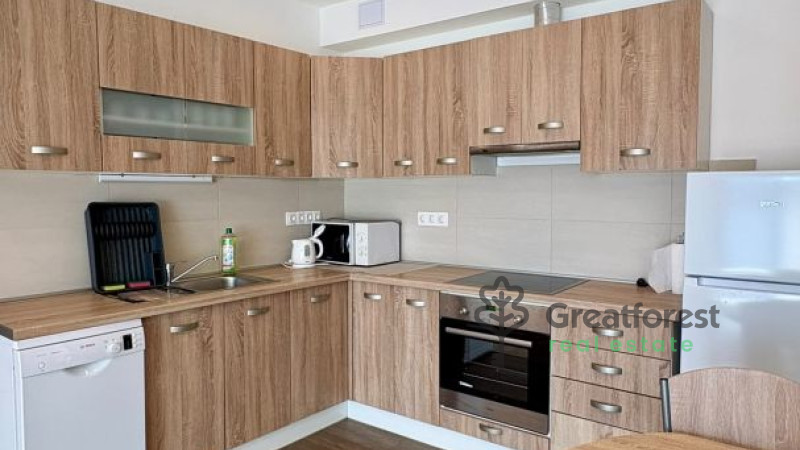 Debrecen, Bem Square, flat  