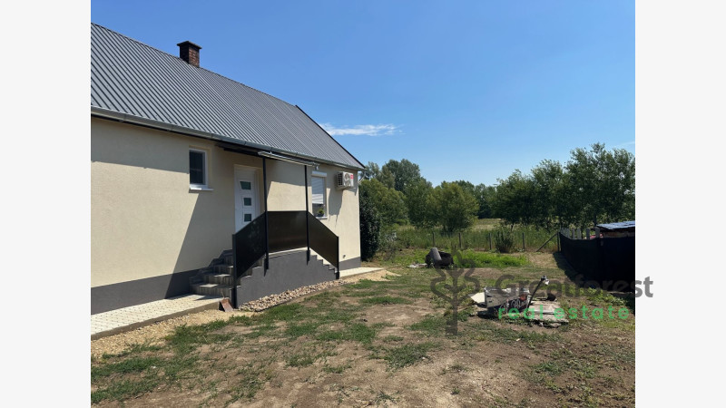 Vámospércs, family house  