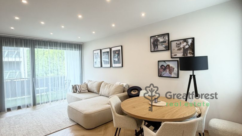 Debrecen, Bem Square, flat  