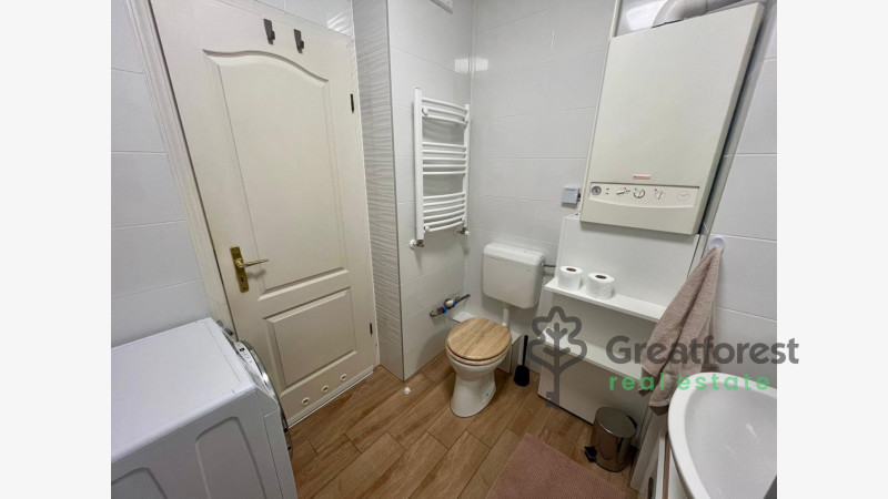 Debrecen, Bem Square, flat  