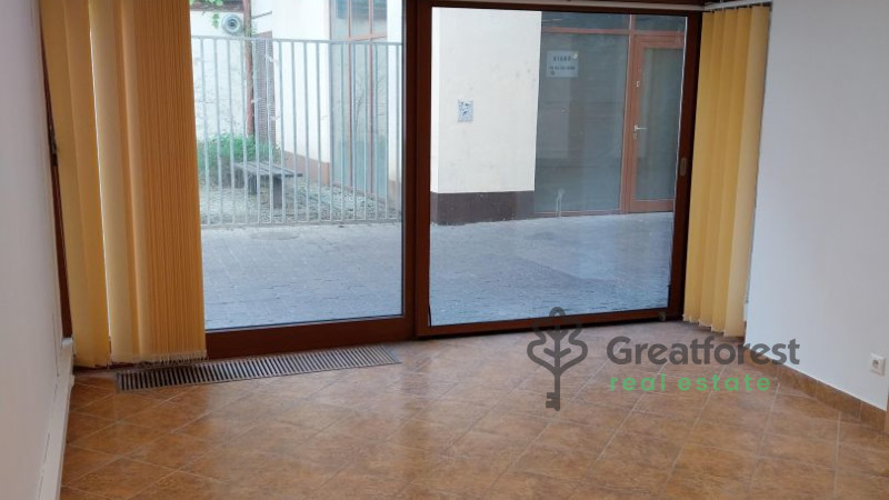 Debrecen, City Center, commercial premises not in shopping center  