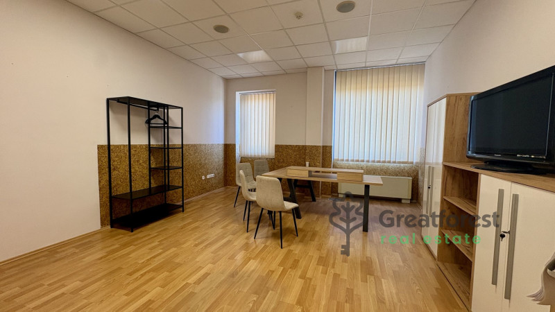 Debrecen, Bem Square, office in office building  