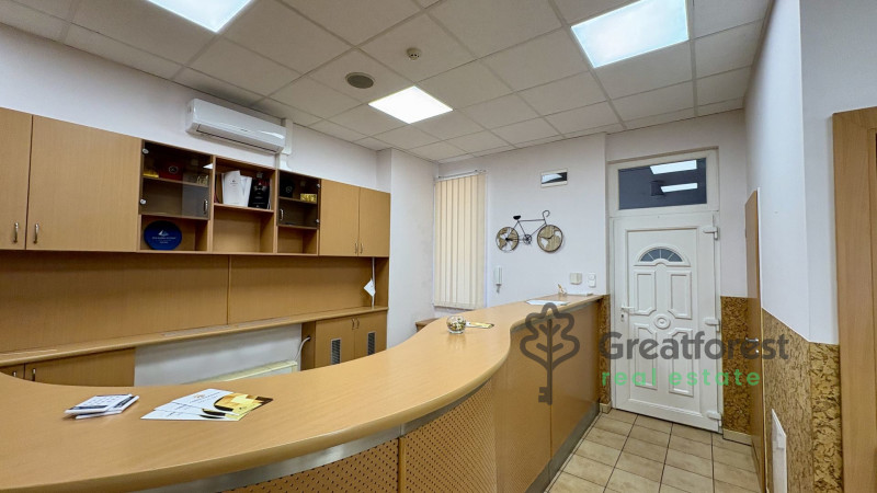 Debrecen, Bem Square, office in office building  