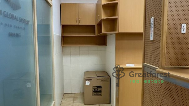 Debrecen, Bem Square, office in office building  