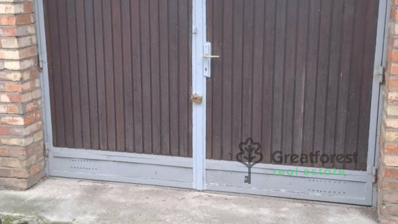 Debrecen, Main Campus Area, garage - individual garage  