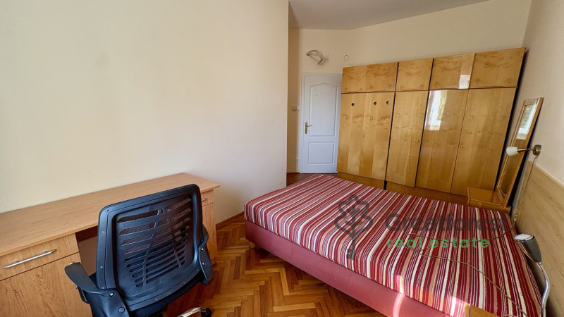 Debrecen, Close To Plaza, flat  