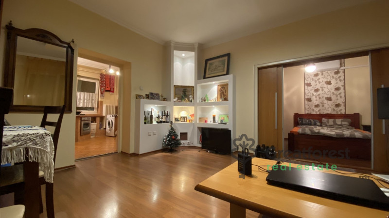 Debrecen, Bem Square, flat  