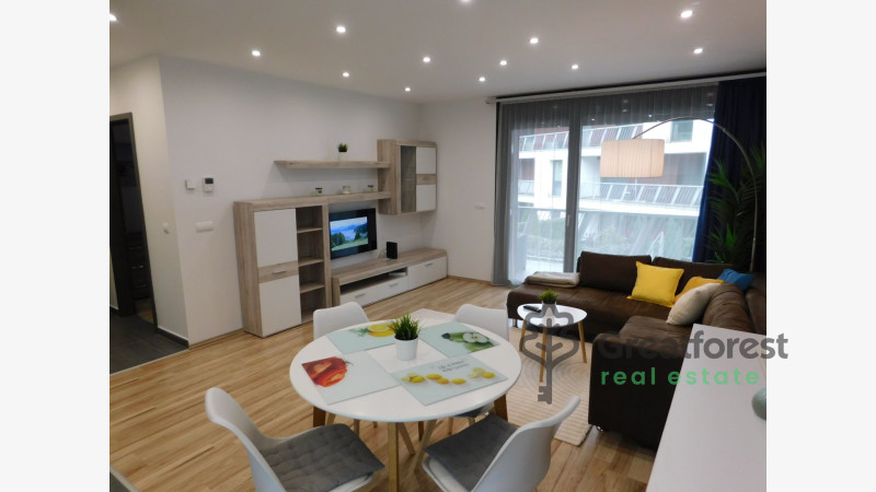 Debrecen, Bem Square, flat  