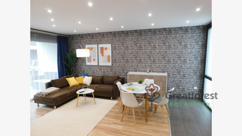 Debrecen, Bem Square, flat  