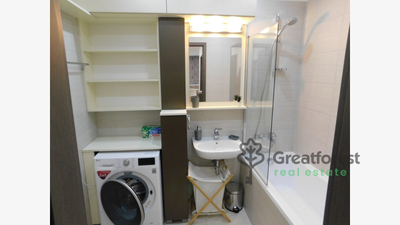 Debrecen, Bem Square, flat  