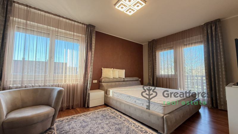 Debrecen, Bem Square, flat  