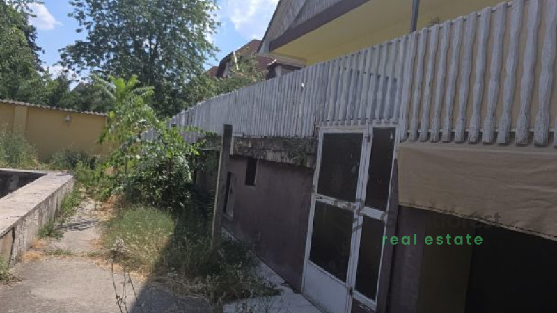Debrecen, Kassai Campus Area, family house  