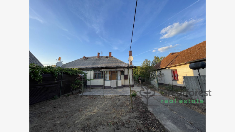 Debrecen, City South-East, family house  
