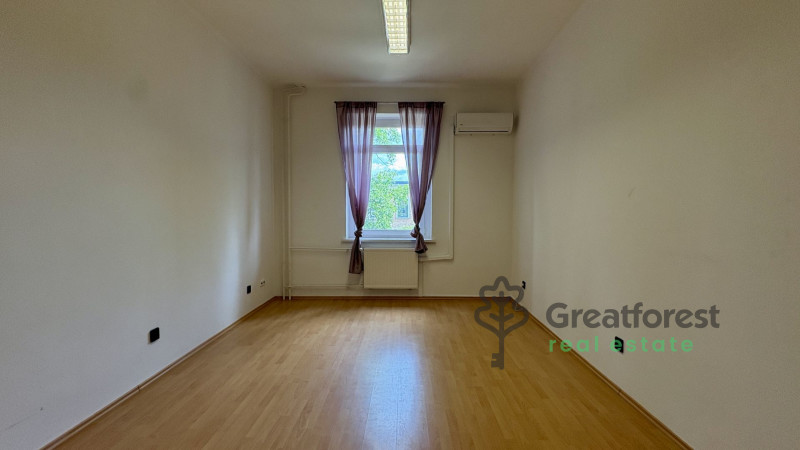 Debrecen, City North-East, office in office building  