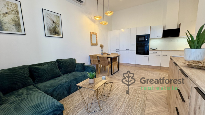 Debrecen, City Center, flat  