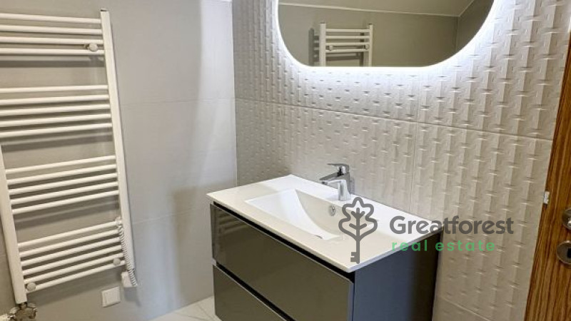 Debrecen, Close To Plaza, family house  