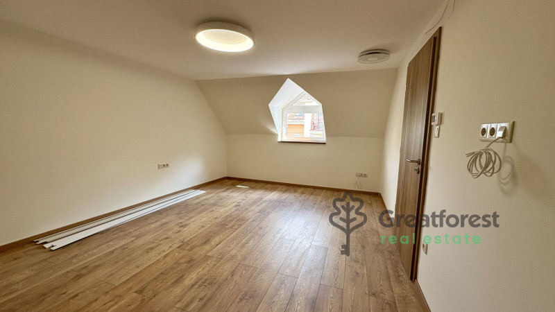 Debrecen, Close To Plaza, family house  
