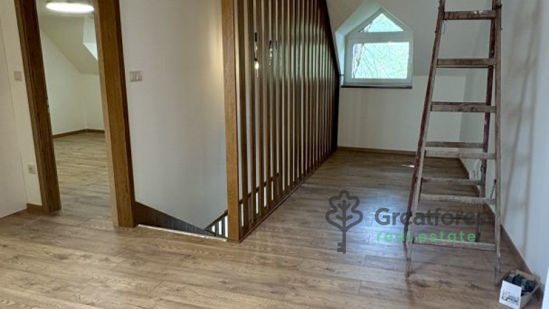 Debrecen, Close To Plaza, family house  