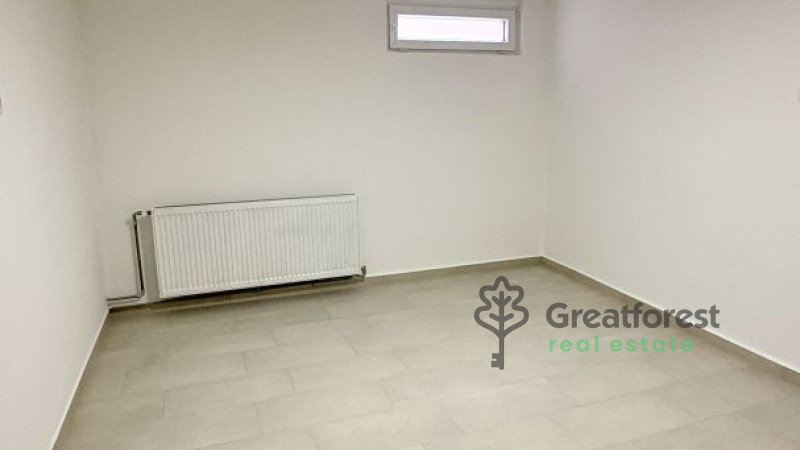 Debrecen, Close To Plaza, family house  