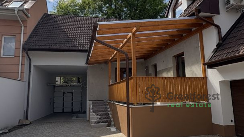 Debrecen, Close To Plaza, family house  