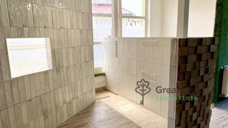Debrecen, Close To City Center, commercial premises not in shopping center  