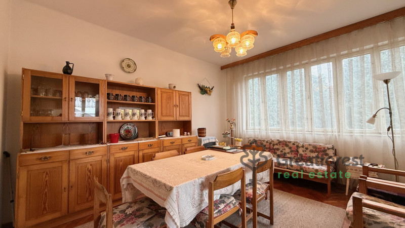 Debrecen, City South-East, family house  