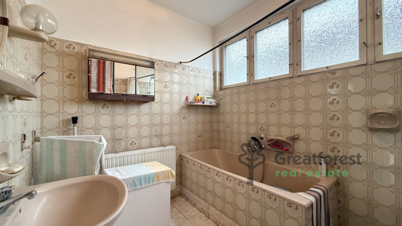 Debrecen, City South-East, family house  