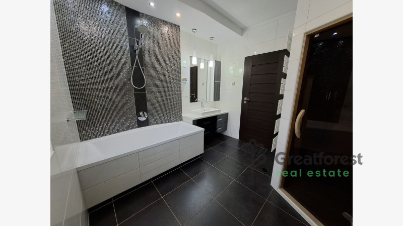 Debrecen, City East, family house  