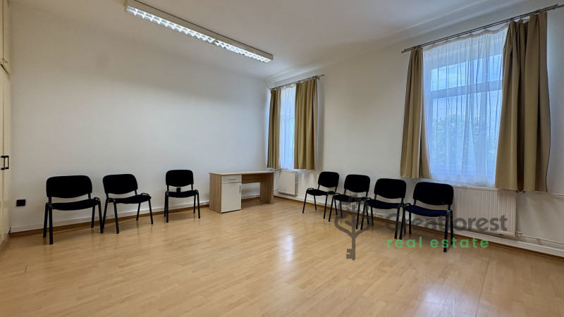 Debrecen, City North-East, office in office building  