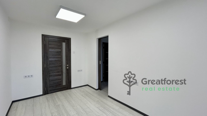 Debrecen, City South-West, office in office building  