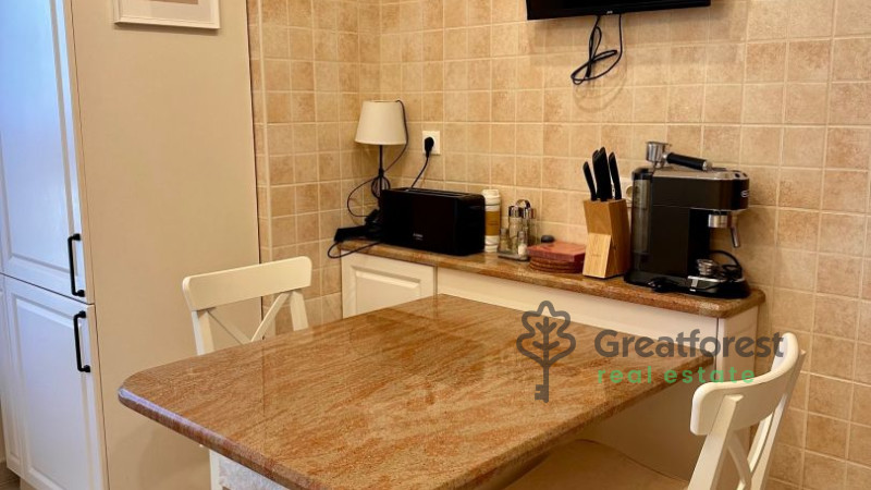 Debrecen, Bem Square, flat  