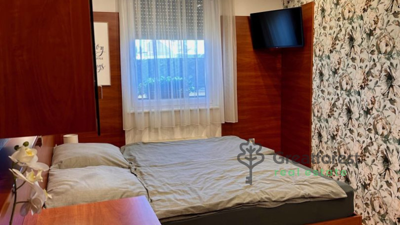 Debrecen, Bem Square, flat  