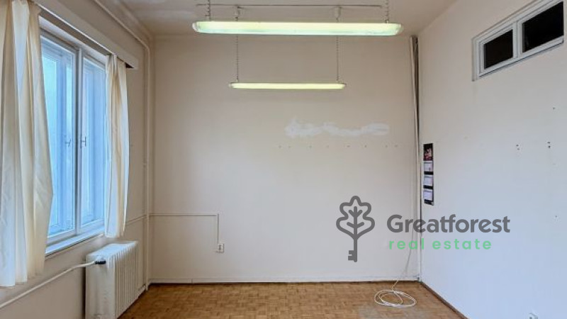 Debrecen, Close To City Center, office in office building  