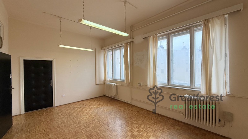 Debrecen, Close To City Center, office in office building  