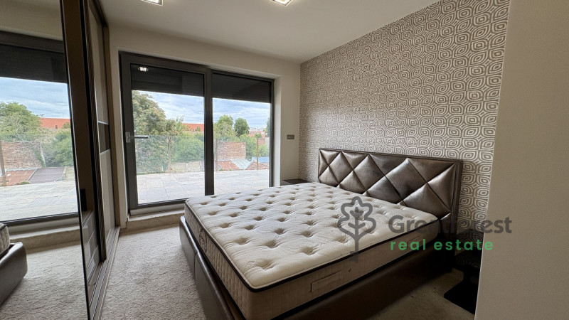 Debrecen, Close To Plaza, flat  