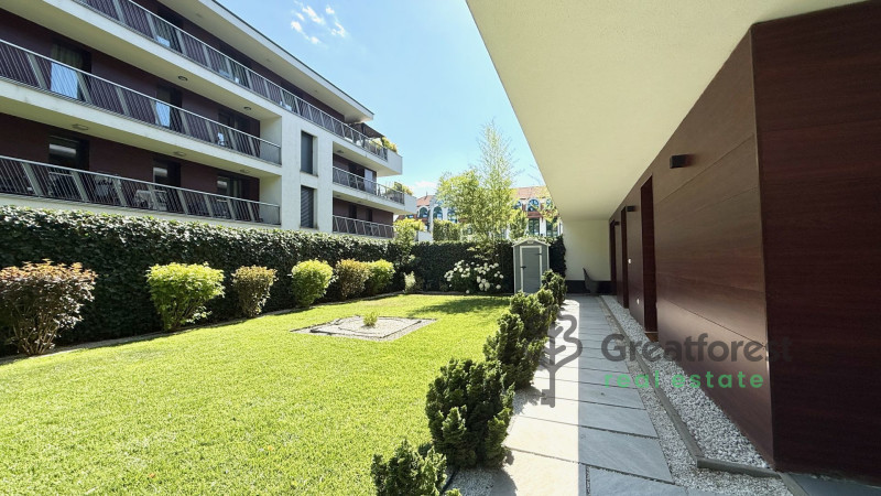 Debrecen, Bem Square, flat  