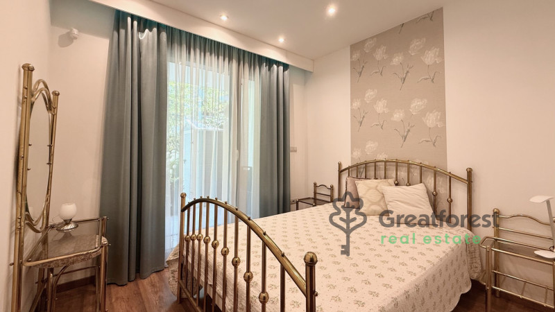 Debrecen, Bem Square, flat  
