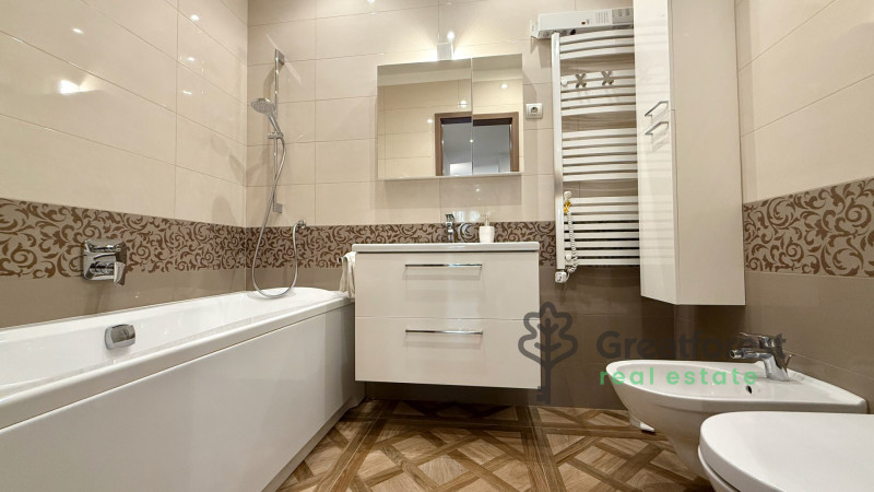 Debrecen, Bem Square, flat  