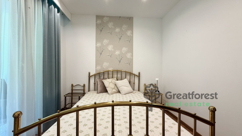 Debrecen, Bem Square, flat  