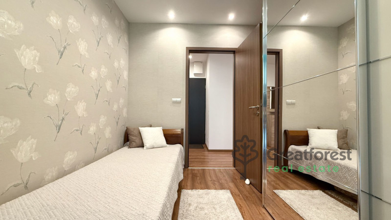Debrecen, Bem Square, flat  